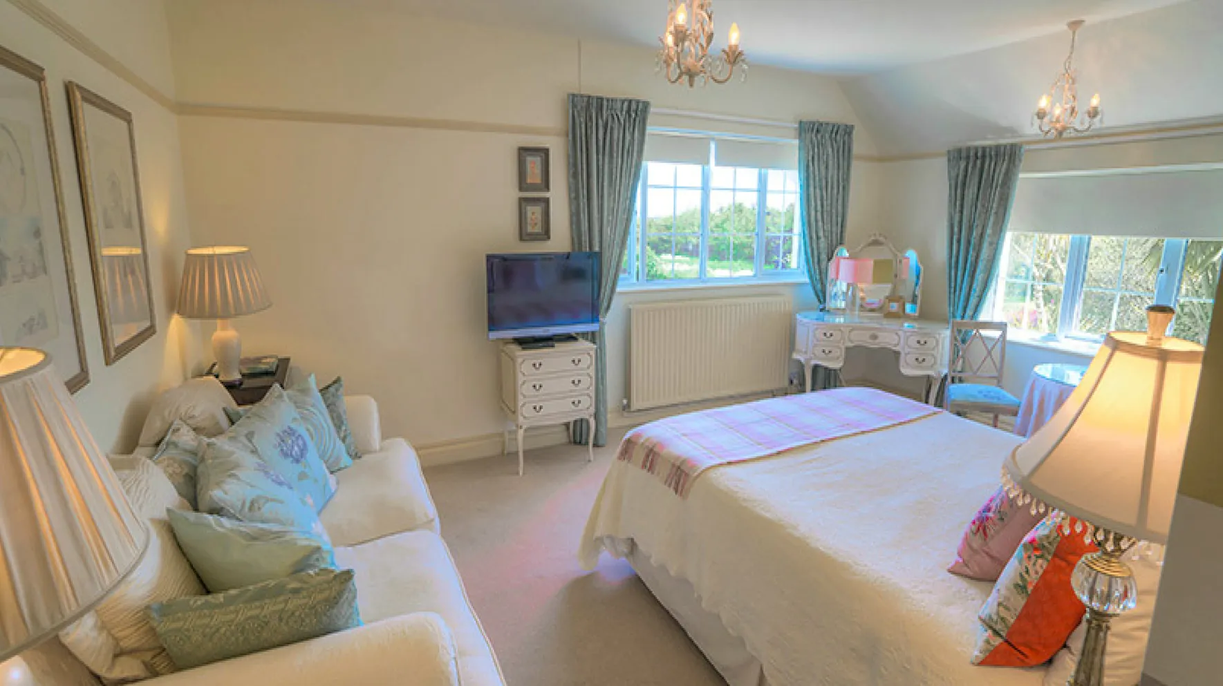 Room 7 at Higher Faugan Parc: the room looking toward the bay window
